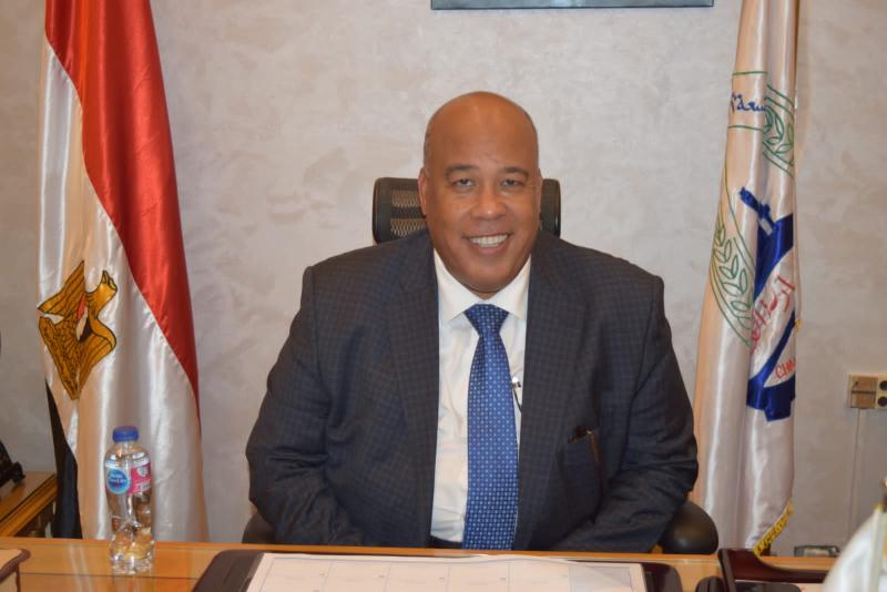 أيمن العشري 