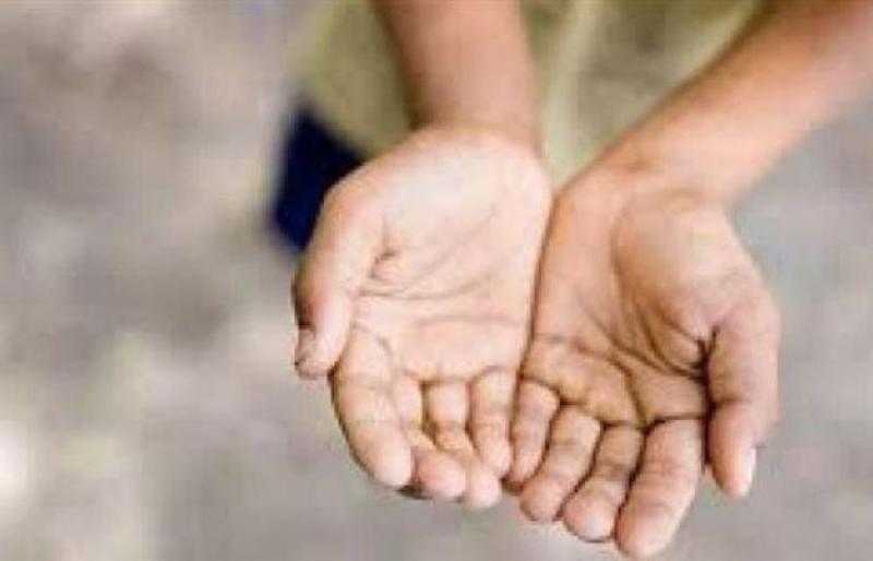 «مترجعش غير بـ 100 جنيه».. حكاية سيدة المنصورة وتسول صغيرها بالشوارع