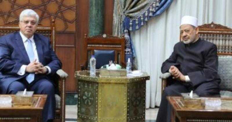 شيخ الأزهر يستقبل وزير التعليم العالي ويناقشان تعزيز التعاون في دعم المشروعات العلمية