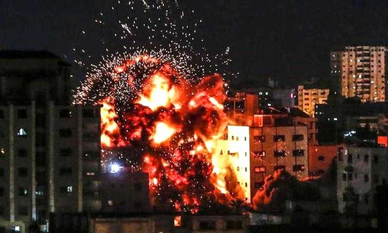 عاجل.. قوات الاحتلال تقصف جنوب لبنان ردًا على حزب الله