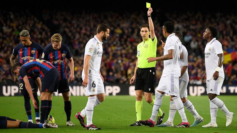 تعليق مُثير من برشلونة بعد رفع الإيقاف عن نجم ريال مدريد قبل الكلاسيكو