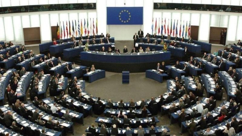 الاتحاد الأوروبي يطلق جسرا جويا لنقل المساعدات إلى غزة