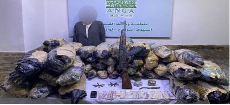 إحباط محاولة عاطلين لترويج مخدرات بـ2 مليون جنيه في أسيوط والإسماعيلية