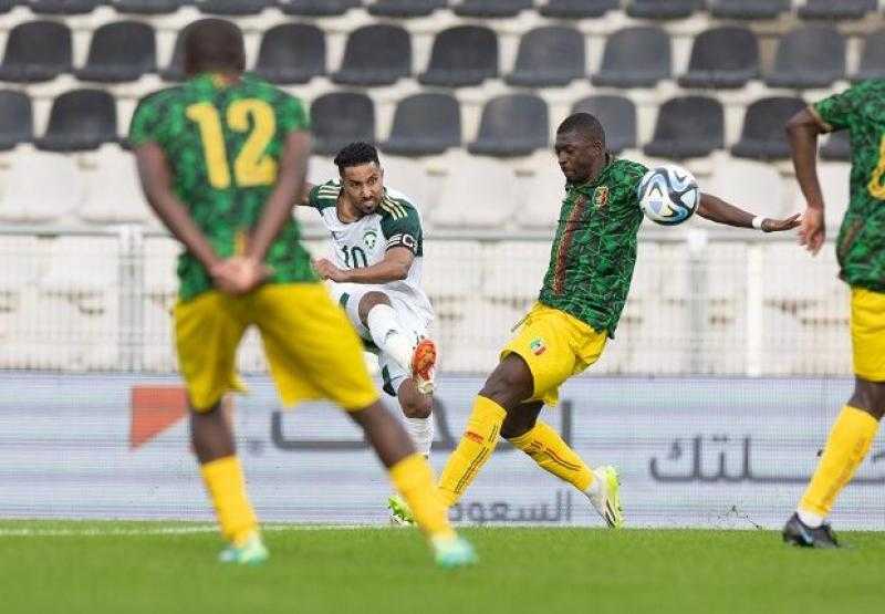 منتخب السعودية يخسر بثلاثية أمام مالي وديًا