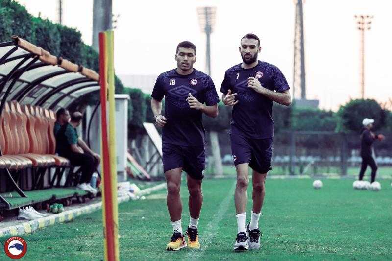 ثنائى فيوتشر ينتظمان فى التدريبات استعدادًا لمواجهة بيراميدز