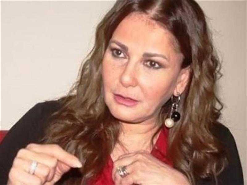 آثار الحكيم تبكي على الهواء: «فلسطين عربية وأطفالهم يعطونا دروسا بعقيدتهم»