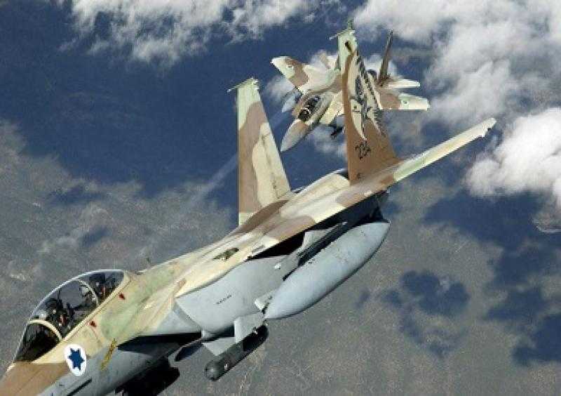 الطيران الإسرائيلي يغير فجرا على محيط بلدة الناقورة اللبنانية