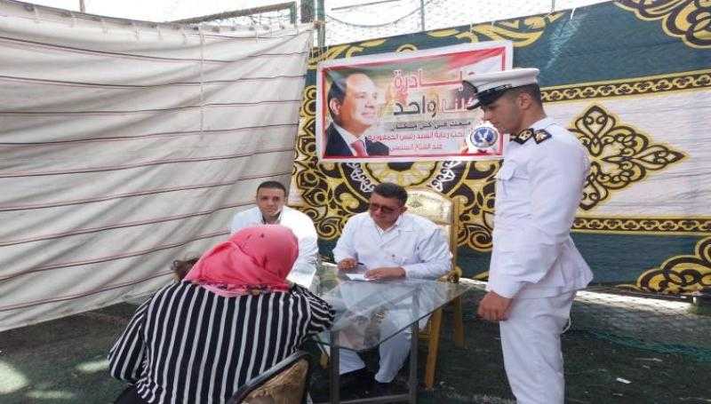 ضمن ”حياة كريمة”.. الداخلية توجه قافلة إنسانية وطبية إلى دمياط (صور)