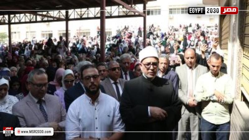 رئيس جامعة الأزهر يؤدي صلاة الغائب على شهداء فلسطين