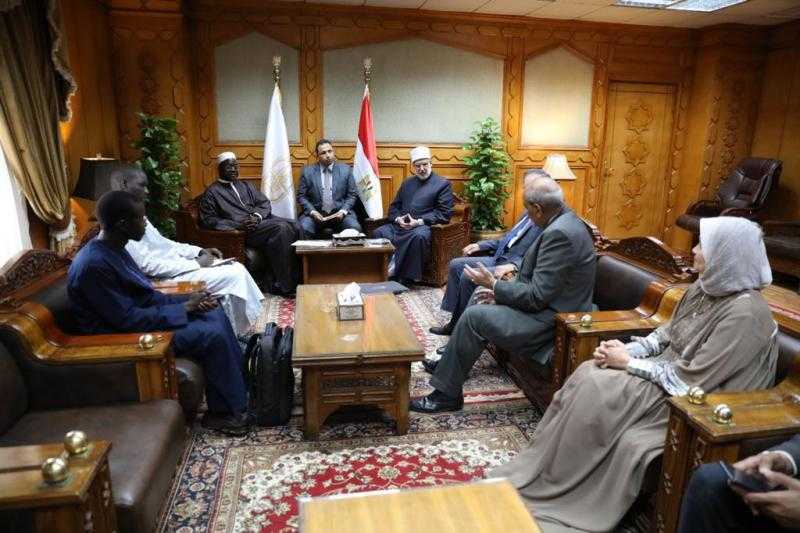 وكيل الأزهر يستقبل المستشار الديني للرئيس السنغالي لبحث سبل التعاون