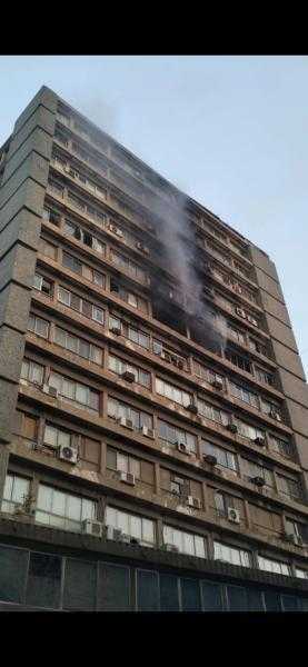 تفاصيل حريق مبنى إدراي بوسط البلد بالقاهرة