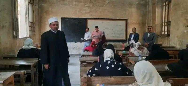مدير الجامع الأزهر يتابع اختبارات رواق العلوم الشرعية والعربية بالغربية