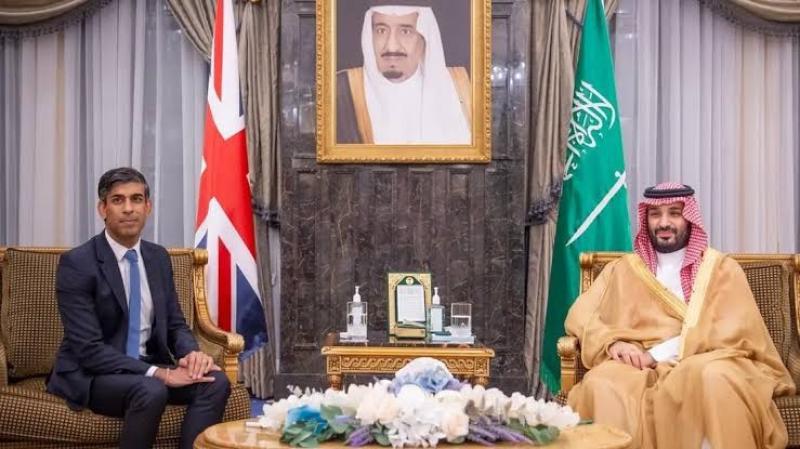 ولي العهد السعودي ورئيس الوزراء البريطاني يبحثان التصعيد العسكري في غزة