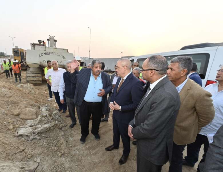 وزير الإسكان 