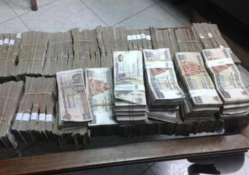 ضبط 4 أشخاص بينهم أجنبي بتهمة الاتجار في العملة بالقاهرة