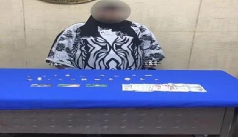 «مشغولات ذهبية وهواتف محمولة».. القبض على 7 لصوص بينهم سيدتان بالقاهرة