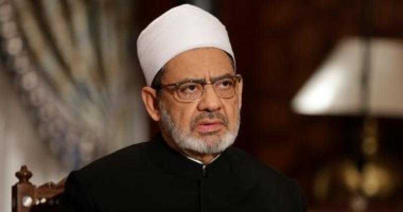 شيخ الأزهر ينعى مستشار السيد رئيس الجمهورية للشؤون المالية اللواء محمد أمين