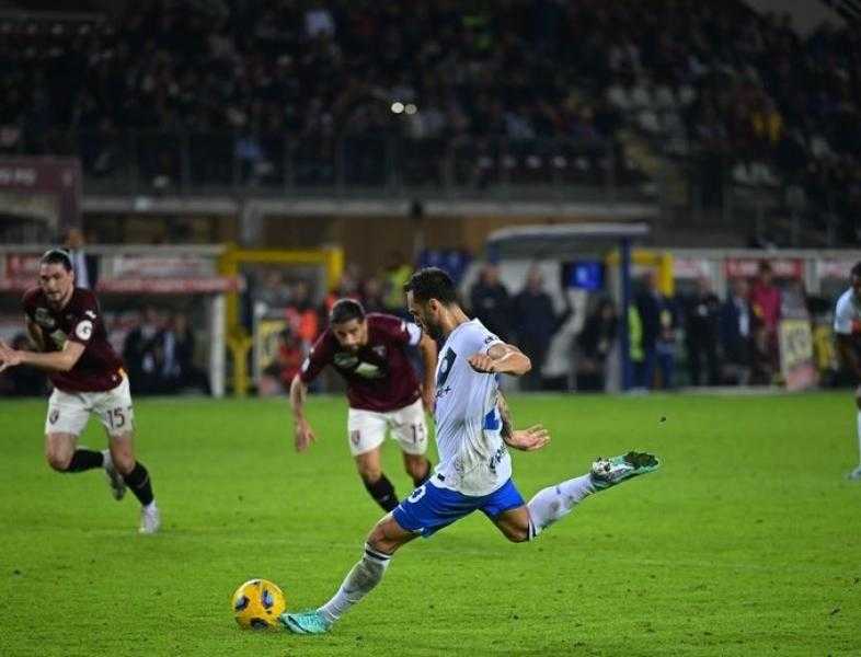 إنتر ميلان يفوز على تورينو بثلاثية ويخطف صدارة الدوري الإيطالي