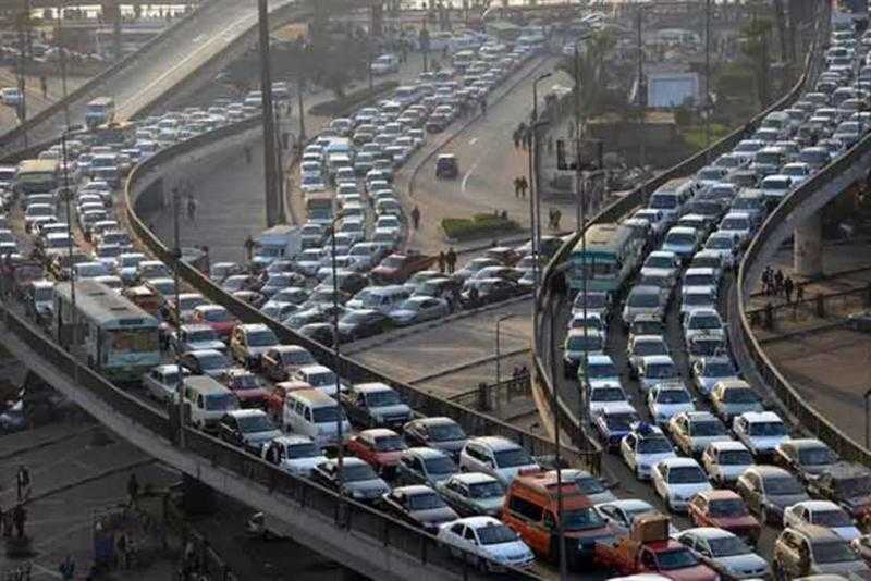 تكدس مروري بشوارع ومحاور القاهرة والجيزة