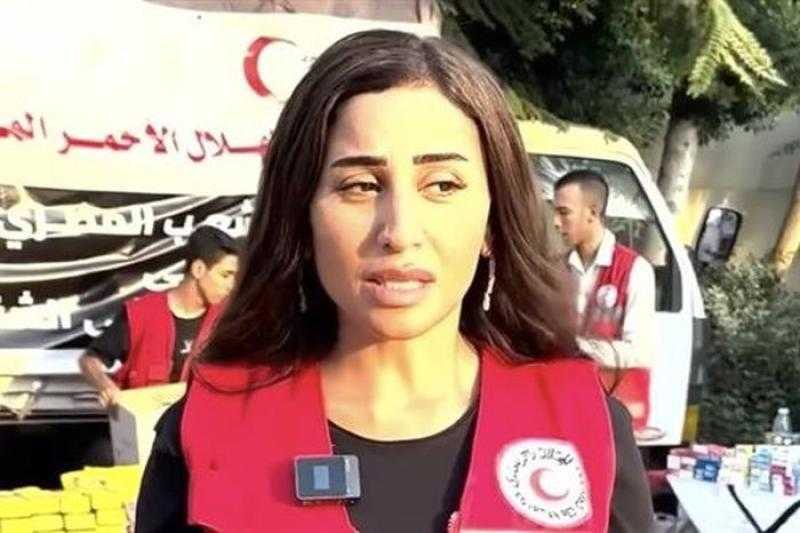دينا الشربيني تدعم فلسطين بتطوعها مع الهلال الأحمر
