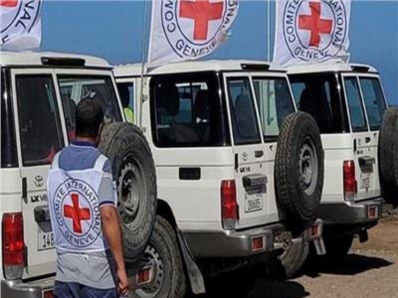 عاجل.. سيارات الصليب الأحمر تتحرك نحو معبر رفح بعد استلام 24 أسيرًا من غزة