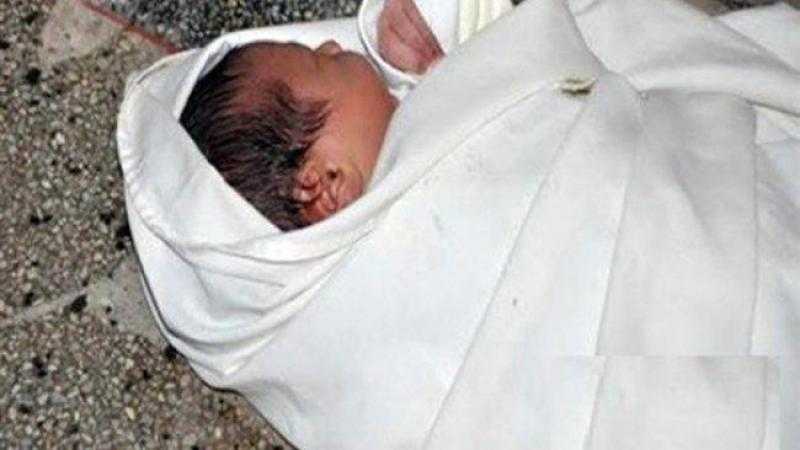 جنايات الجيزة تحاكم اليوم موظف وسيدة خطفا رضيعة وعرضاها للبيع عبر ”فيسبوك”