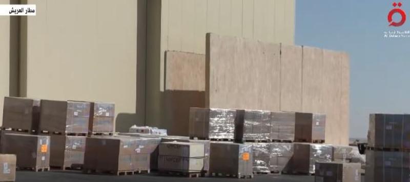 مطار العريش يستقبل طائرة مساعدات كويتية لقطاع غزة