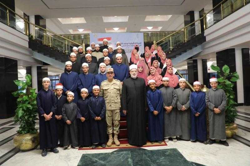وكيل الأزهر يكرم أسر الشهداء وذوي الهمم بالندوة التثقيفية بين الأزهر والقوات المسلحة