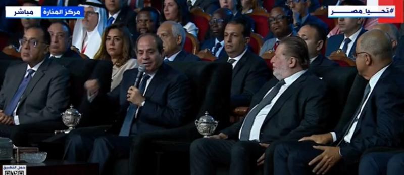 «العبرة مش بالمجالس».. السيسي يرد على طلب رئيس اتحاد الصناعات