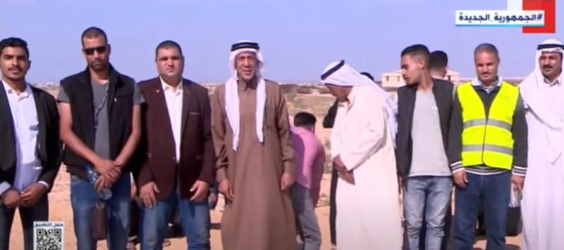 أهالي وعواقل ومشايخ قرية الظهير بشمال سيناء يحتشدون للترحيب برئيس الوزراء
