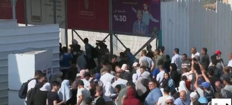 عبور مدنيين من قطاع غزة لمصر عبر معبر رفح.. «فيديو»