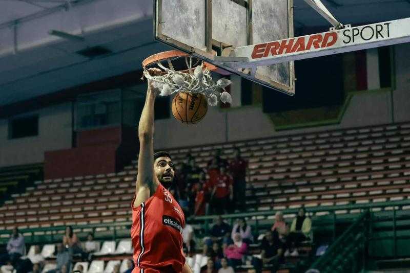 «رجال سلة الأهلي» يفوز على مصر للتأمين في دوري المرتبط