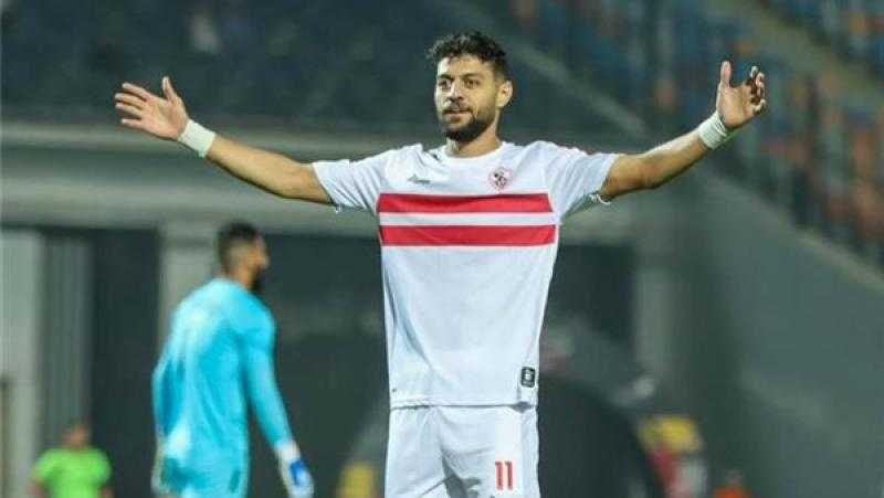 مصطفى شلبي يؤازر الزمالك من المدرجات أمام زد بالدوري الممتاز