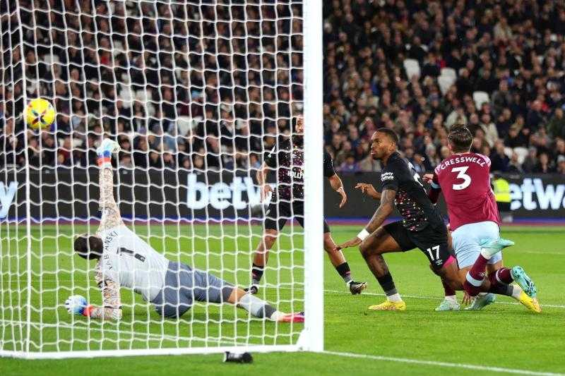 الدوري الإنجليزي.. برينتفورد يفوز على وست هام وولفرهامبتون يخسر أمام شيفيلد