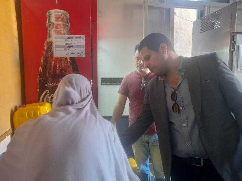 تموين وسط الإسكندرية يضبط مخزن سلع غذائية تابع لمطعم شهير