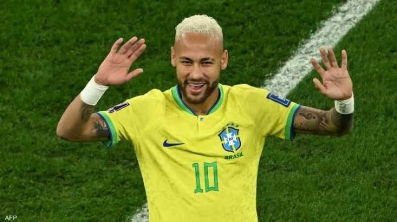 «ضمن اللاعبين الأعظم في التاريخ».. مدرب البرازيل يتغنى بقدرات نيمار