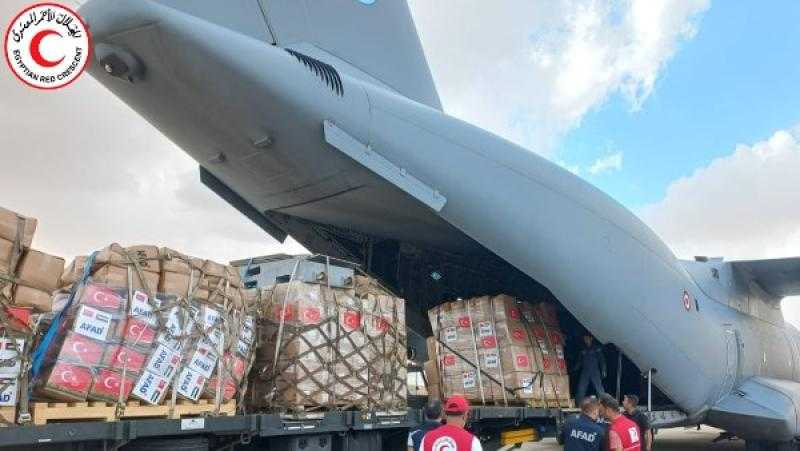 وصول 4 طائرات مساعدات من الإمارات والكويت لمطار العريش تمهيدا لإرسالها قطاع غزة
