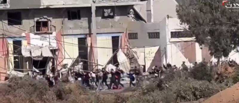 نزوح جماعي لفلسطينيين من شمال غزة عبر شارع صلاح الدين