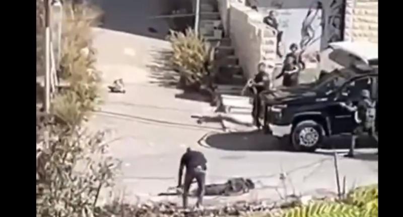 عاجل .. محاولة اغتيال الرئيس الفلسطيني محمود عباس في الضفة الغربية ومقتل أحد حراسه «فيديو»