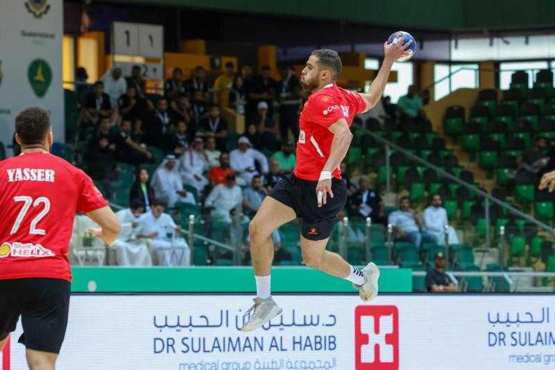 الأهلي يفوز على النور السعودي في أولى مبارياته بكأس العالم للأندية لليد