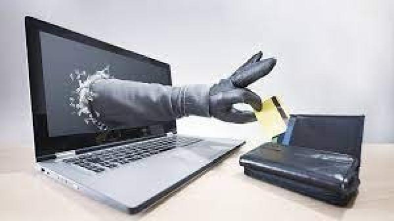 طرق جديدة للاحتيال على عملاء البنوك.. مكالمات وهمية تقود لسرقة أموالهم