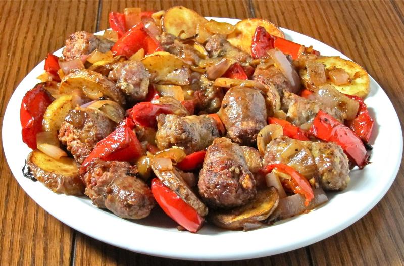 طاجن بطاطس بالسجق