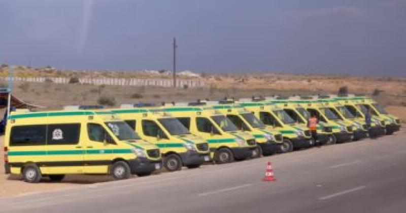 سيارات الإسعاف المصرية أمام معبر رفح