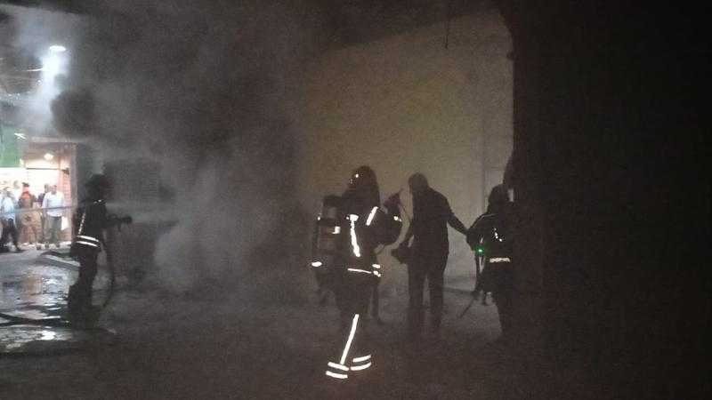 حريق هائل داخل محل قطع غيار سيارات شهير في وسط البلد