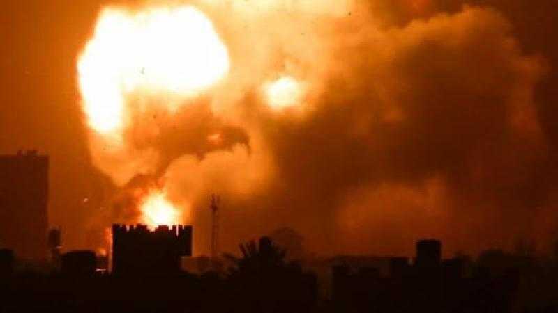 استشهاد 19 شخصًا بغارة جوية إسرائيلية بمحيط مستشفى في مخيم جباليا