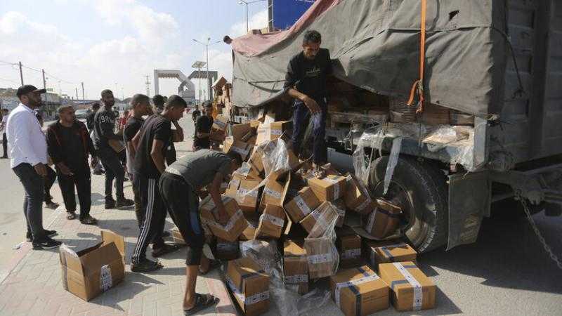 الهلال الأحمر الفلسطيني: دخول 106 شاحنات مساعدات لقطاع غزة الأربعاء