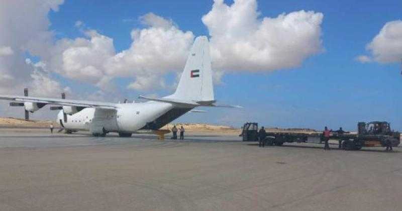 وصول طائرة مساعدات كويتية لمطار العريش تمهيدا لإرسالها إلى غزة