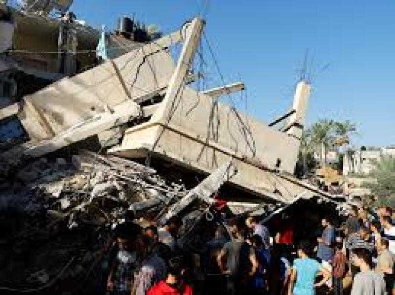 غزة.. أهالي خان يونس يفضلون الموت في منازلهم على النزوح