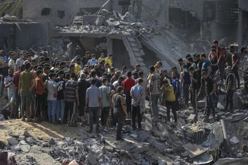 حرب غزة.. انتشال نحو 50 قتيلا من داخل مدرسة البراق بعد قصفها