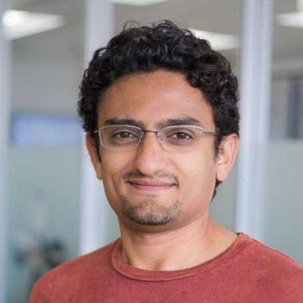 شاهد.. وائل غنيم يهاجم قادة حماس: «قاعدين في قطر بتاكلوا الهمبورجر»